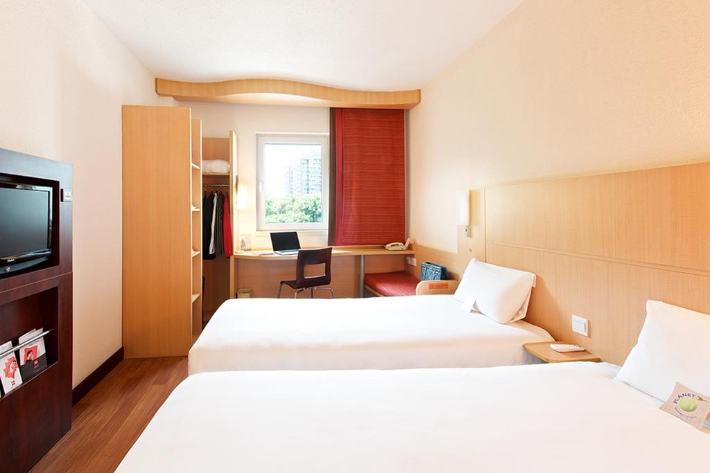 Ibis Ningbo Qianhu Plaza Hotel Dış mekan fotoğraf