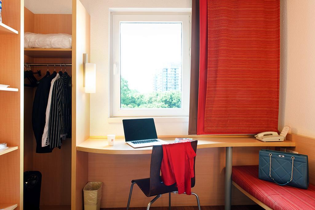 Ibis Ningbo Qianhu Plaza Hotel Dış mekan fotoğraf