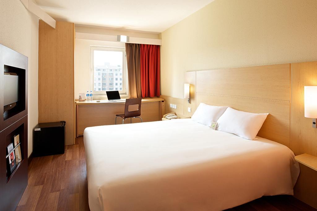 Ibis Ningbo Qianhu Plaza Hotel Dış mekan fotoğraf