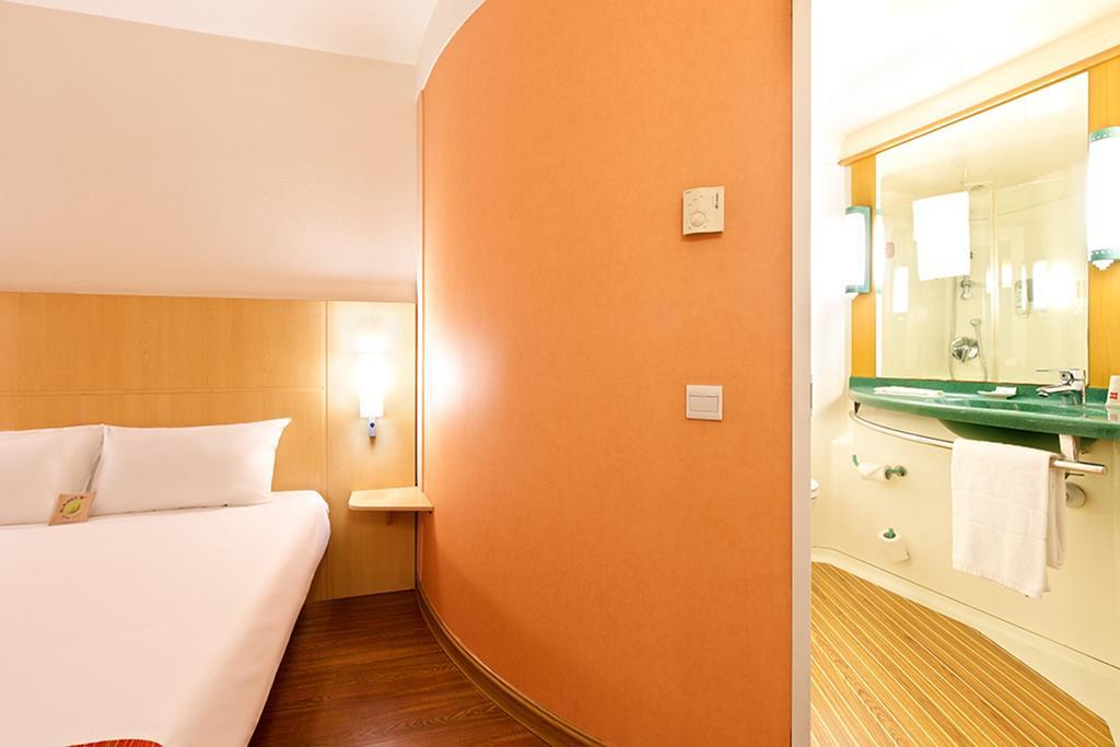 Ibis Ningbo Qianhu Plaza Hotel Dış mekan fotoğraf