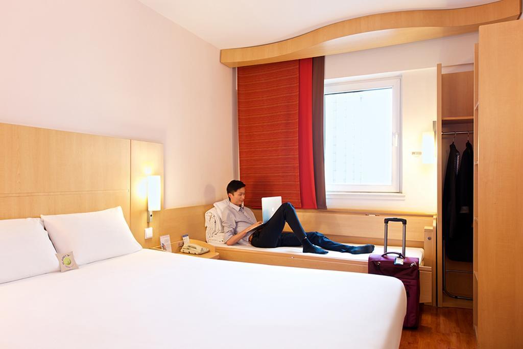 Ibis Ningbo Qianhu Plaza Hotel Dış mekan fotoğraf