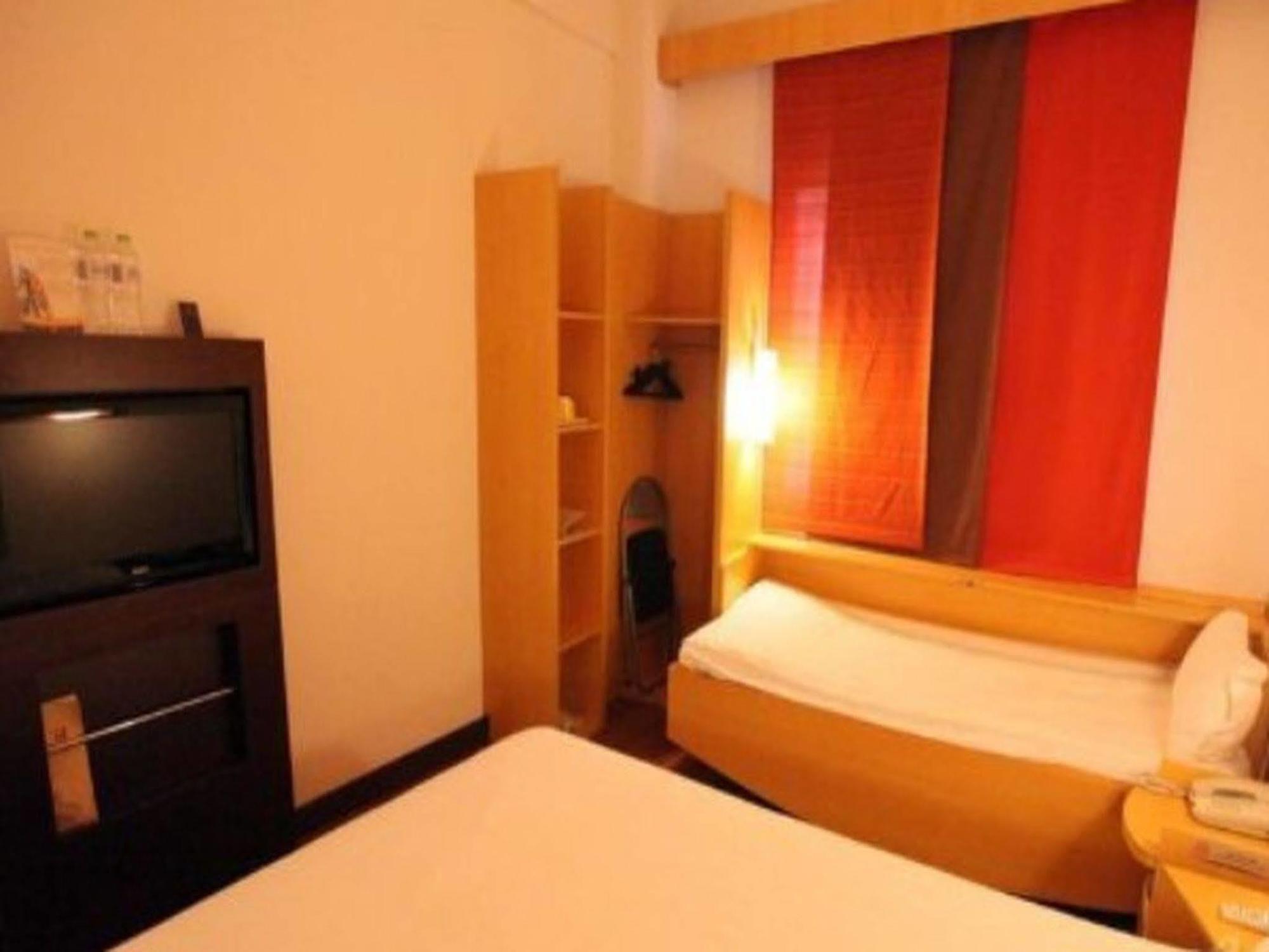 Ibis Ningbo Qianhu Plaza Hotel Dış mekan fotoğraf