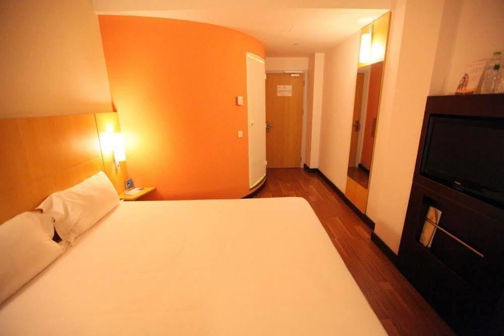 Ibis Ningbo Qianhu Plaza Hotel Dış mekan fotoğraf