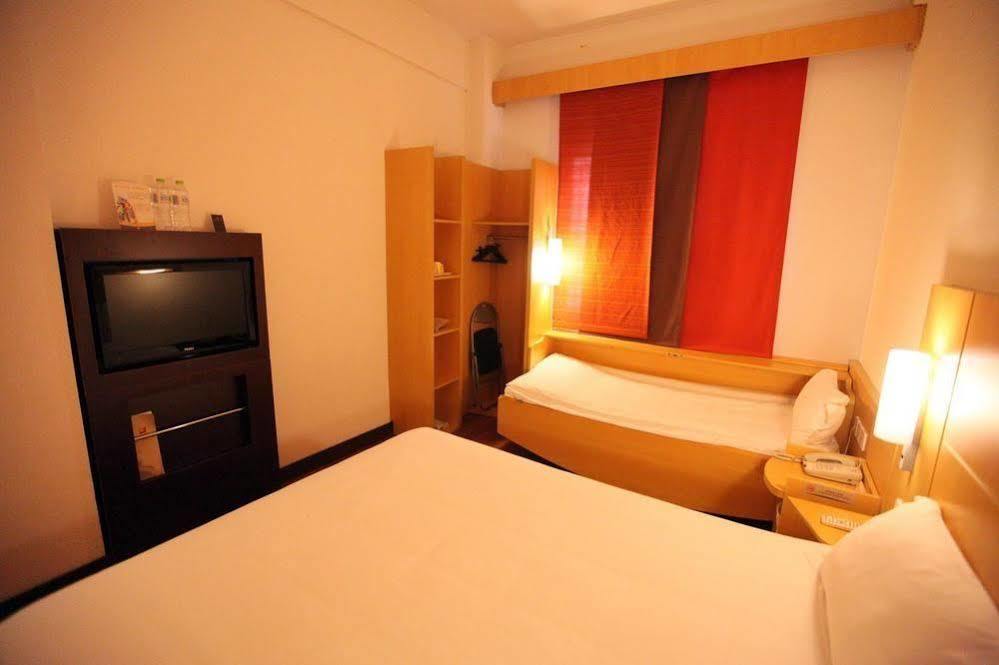 Ibis Ningbo Qianhu Plaza Hotel Dış mekan fotoğraf