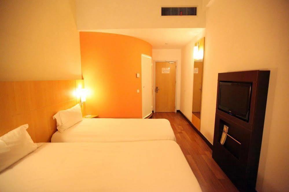 Ibis Ningbo Qianhu Plaza Hotel Dış mekan fotoğraf